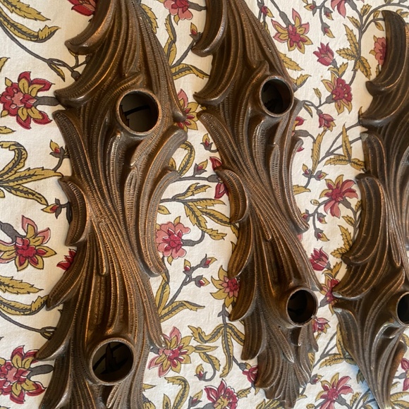 French Provincial Brass Feathered Base - Picture 2 of 11